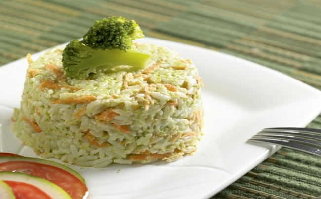 Timbal de arroz integral y brócoli